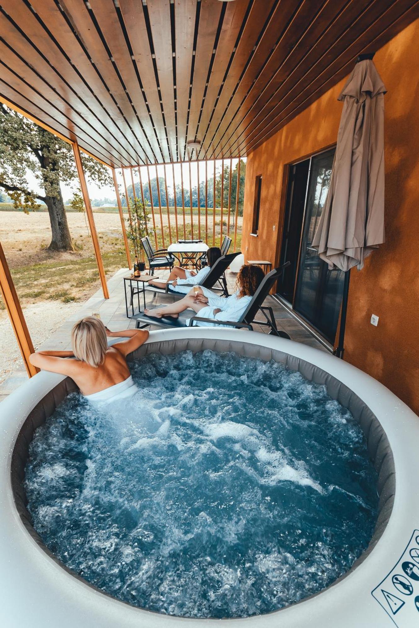 Hotel Terme Banovci - Mobilne Hiske Med Brajdami Zewnętrze zdjęcie